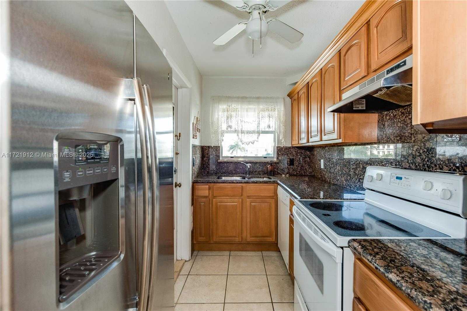 Small Image of 250 LAYNE BLVD #312, Hallandale Beach Number 5