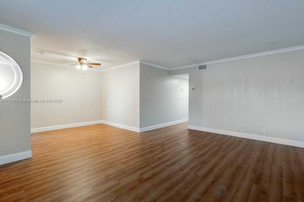 Small Image of 250 LAYNE BLVD #312, Hallandale Beach Number 7