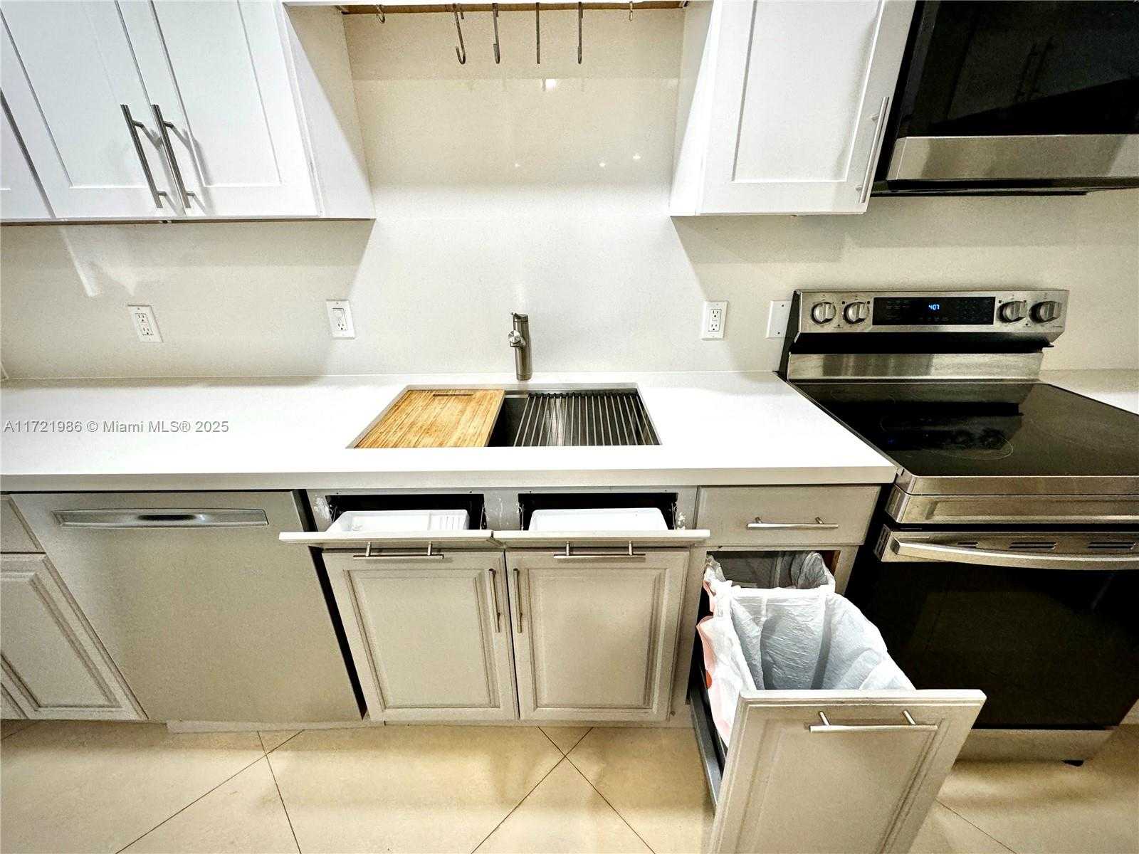 Small Image of 1080 94TH ST #212, Bay Harbor Islands Number 11