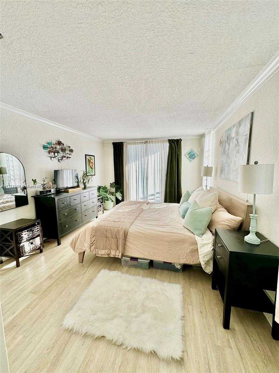 Small Image of 1080 94TH ST #212, Bay Harbor Islands Number 17