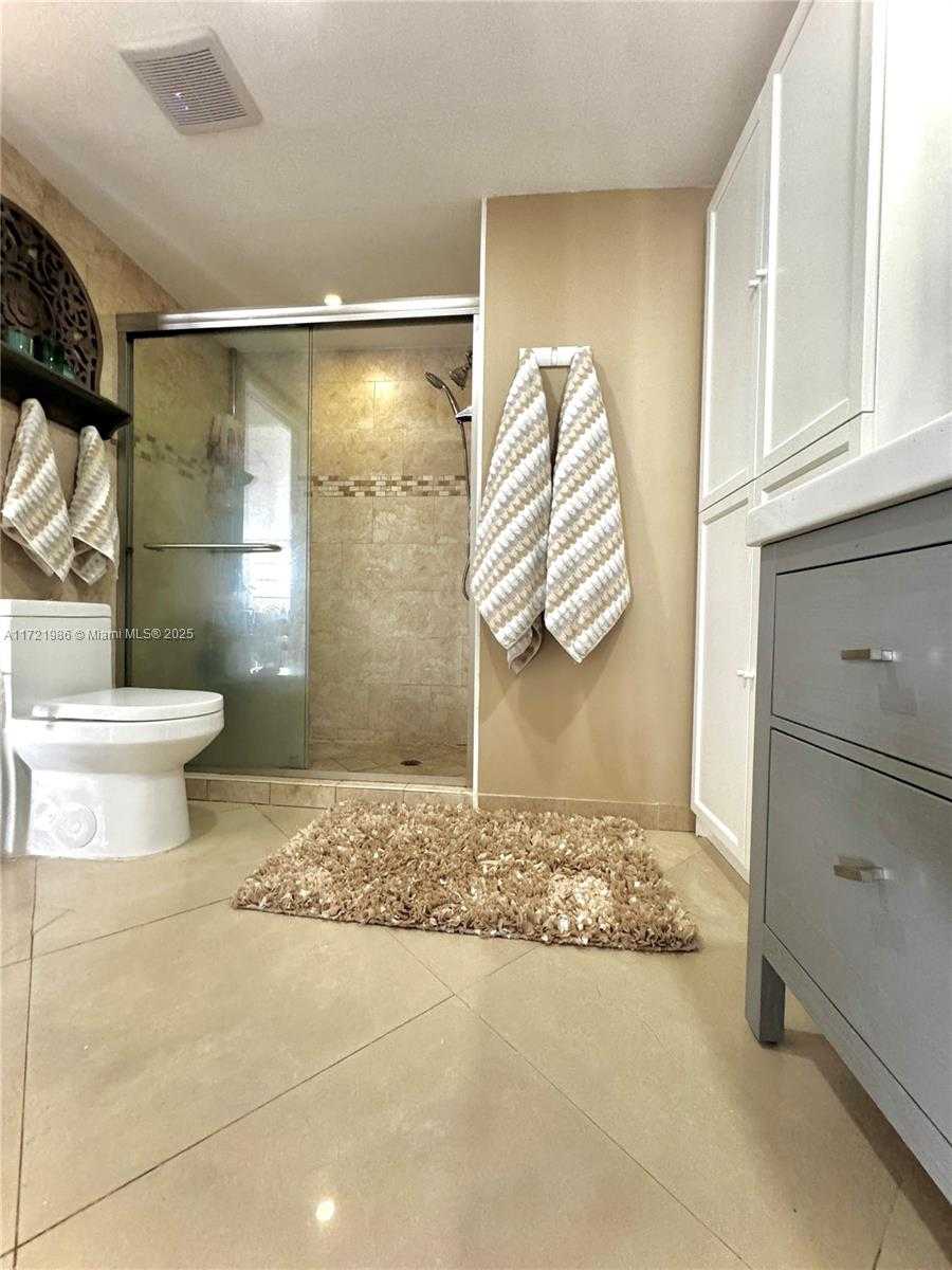 Small Image of 1080 94TH ST #212, Bay Harbor Islands Number 34