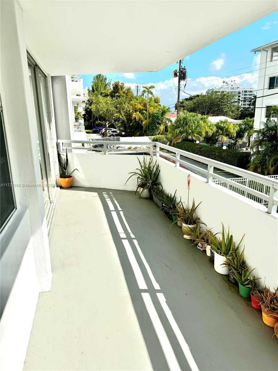 Small Image of 1080 94TH ST #212, Bay Harbor Islands Number 39