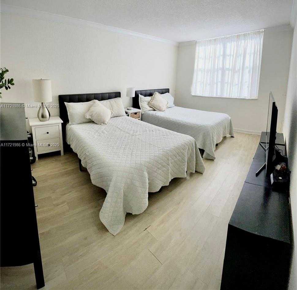 Small Image of 1080 94TH ST #212, Bay Harbor Islands Number 60