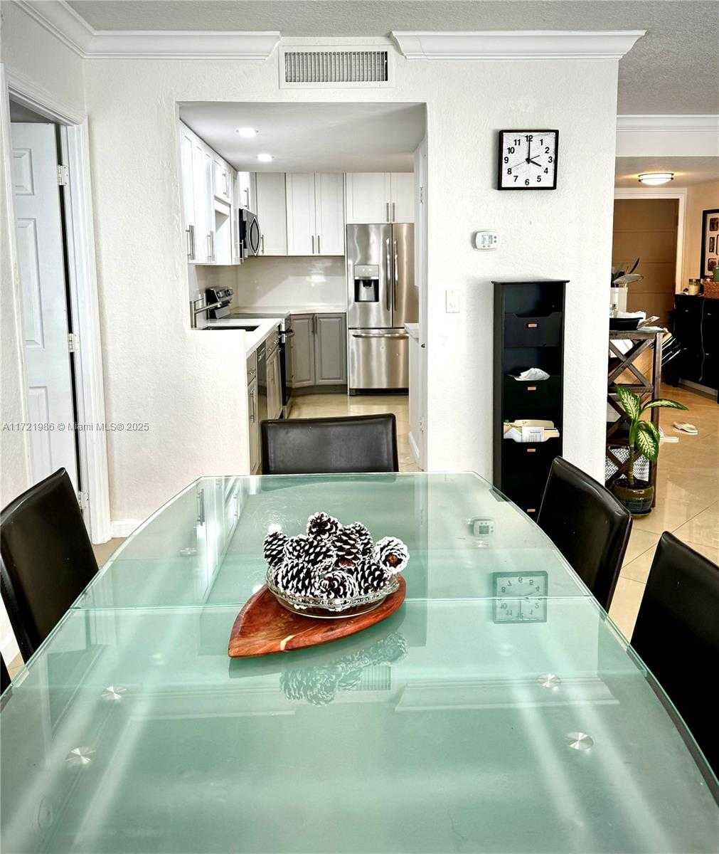 Small Image of 1080 94TH ST #212, Bay Harbor Islands Number 7