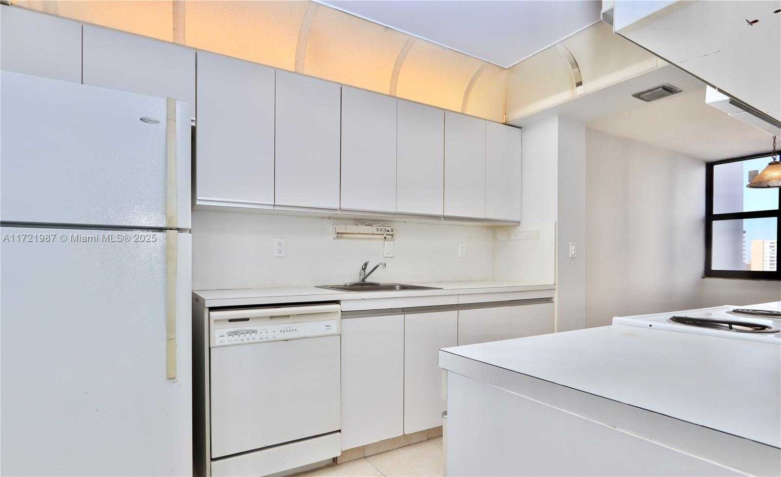 Small Image of 2401 SOUTH OCEAN DR #1003, Hollywood Number 9