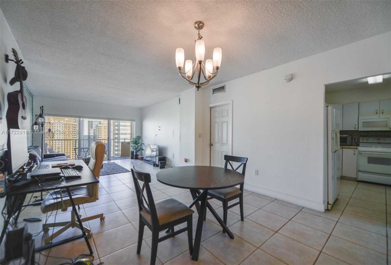 Small Image of 1980 SOUTH OCEAN DR #14M, Hallandale Beach Number 3
