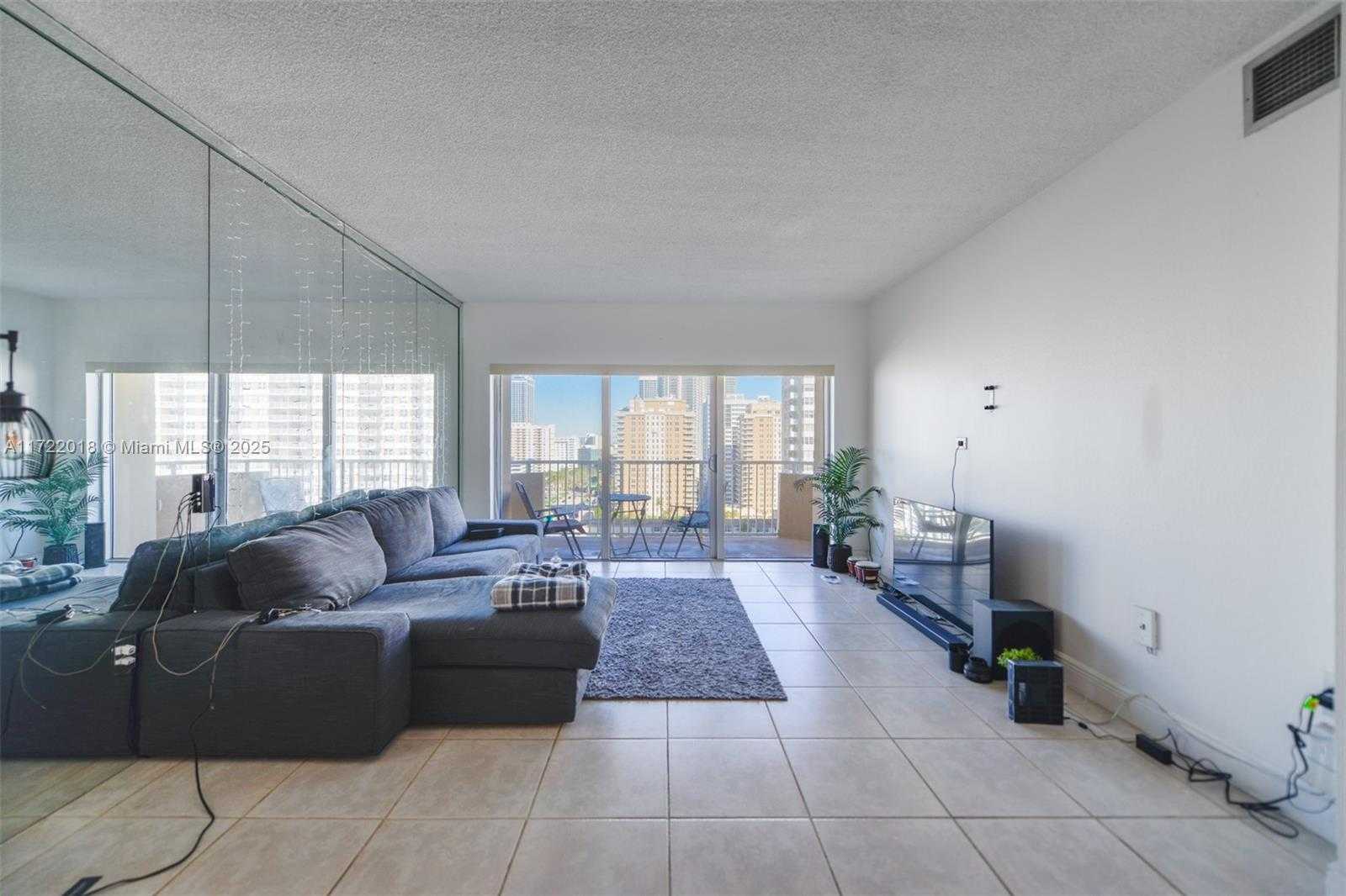 Small Image of 1980 SOUTH OCEAN DR #14M, Hallandale Beach Number 4