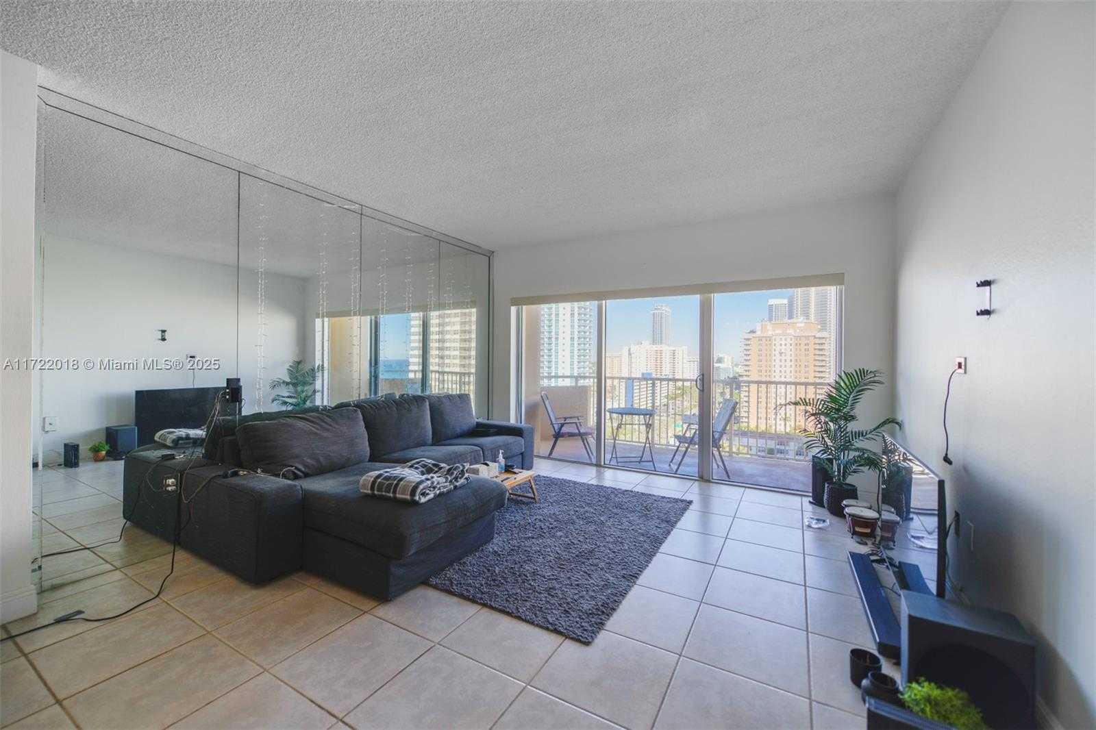 Small Image of 1980 SOUTH OCEAN DR #14M, Hallandale Beach Number 5