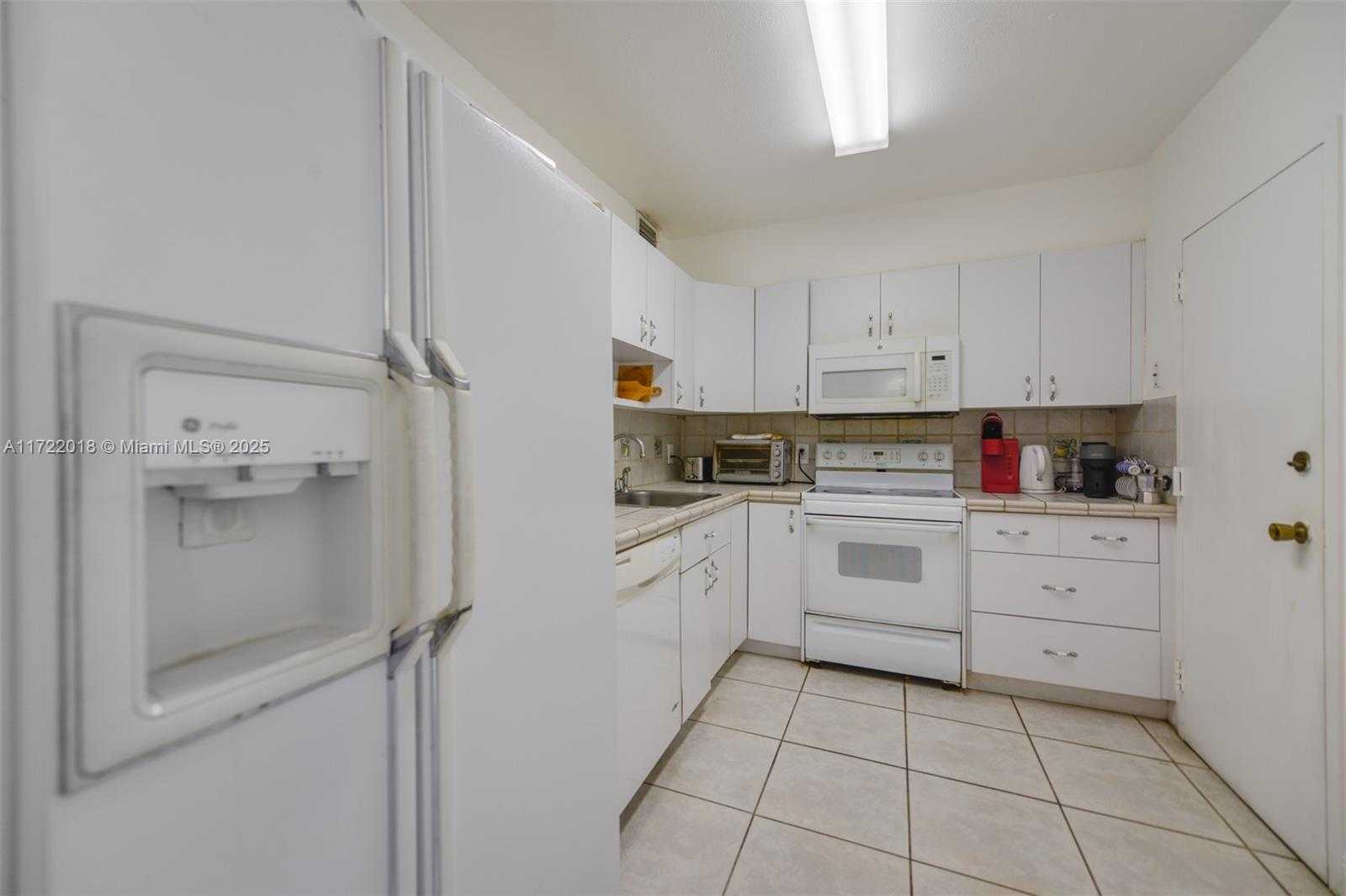 Small Image of 1980 SOUTH OCEAN DR #14M, Hallandale Beach Number 9