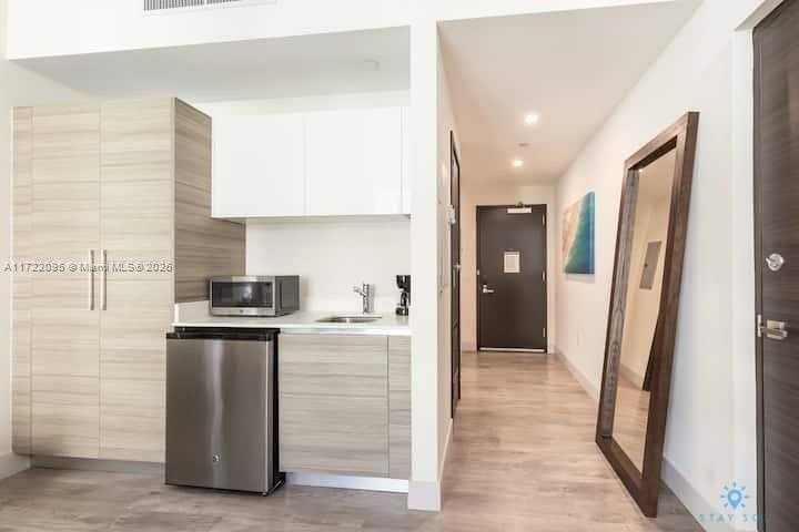 Small Image of 777 NORTH OCEAN DR #S228, Hollywood Number 4