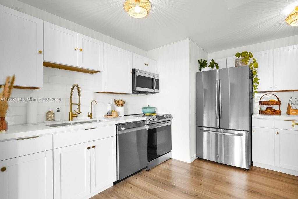 Small Image of 9800 WEST BAY HARBOR DR #503, Bay Harbor Islands Number 14