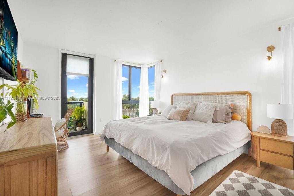 Small Image of 9800 WEST BAY HARBOR DR #503, Bay Harbor Islands Number 17