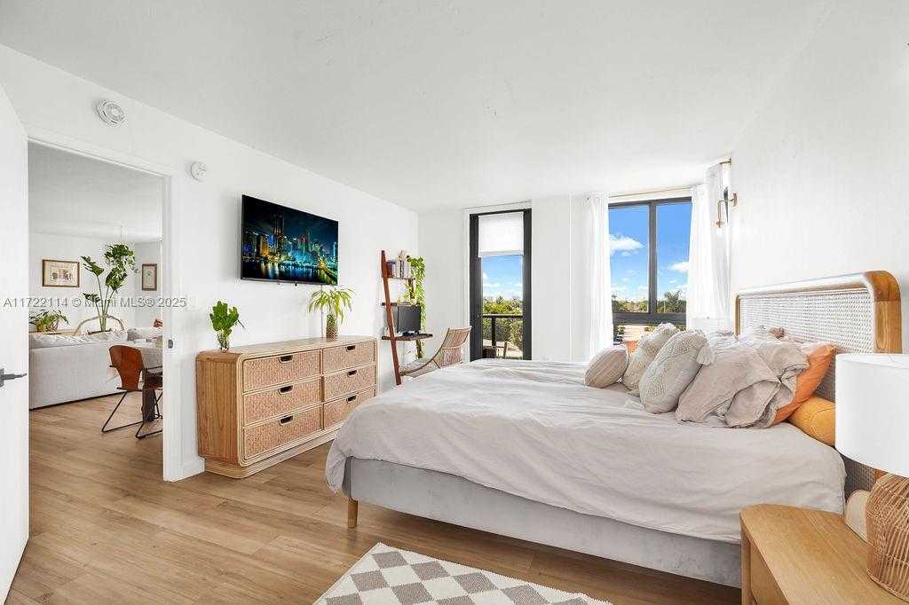 Small Image of 9800 WEST BAY HARBOR DR #503, Bay Harbor Islands Number 18