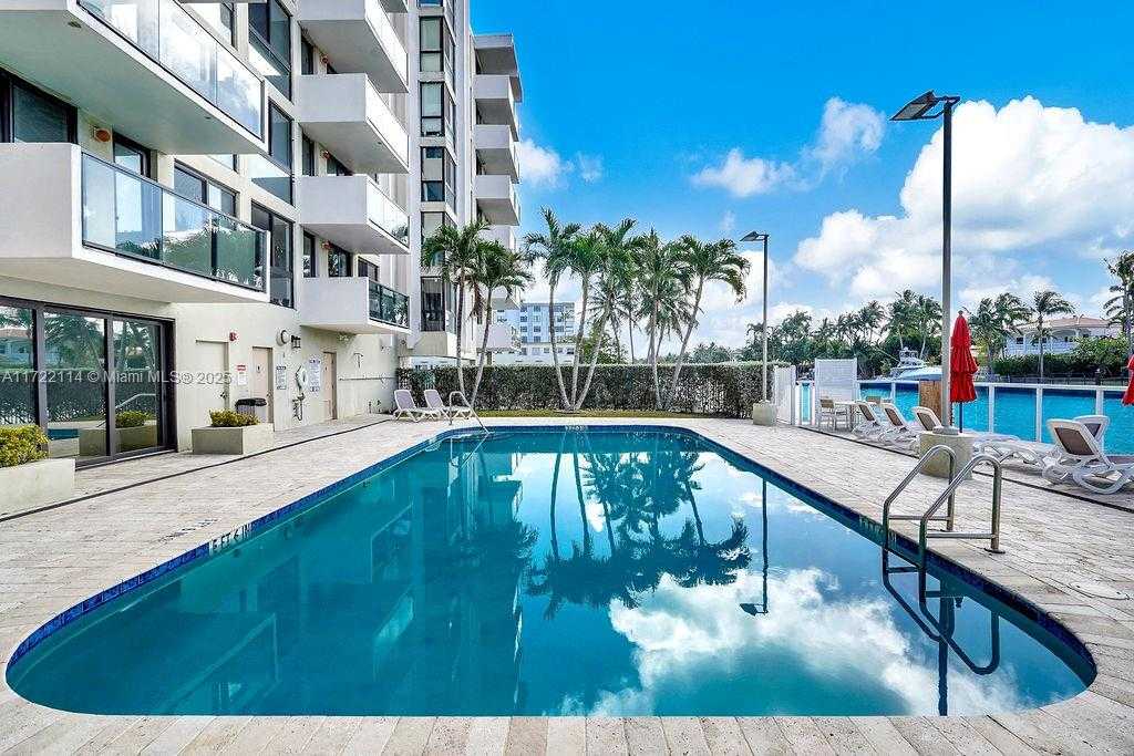 Small Image of 9800 WEST BAY HARBOR DR #503, Bay Harbor Islands Number 26