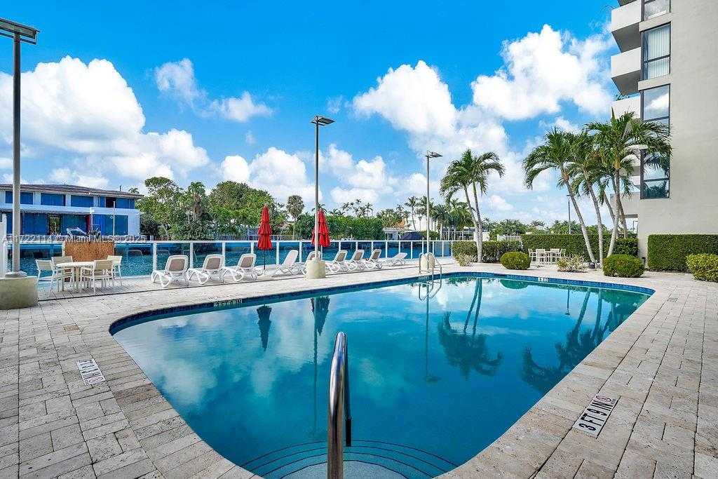Small Image of 9800 WEST BAY HARBOR DR #503, Bay Harbor Islands Number 27