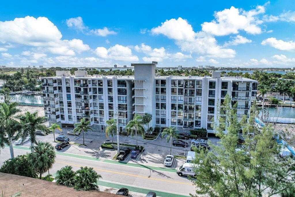 Small Image of 9800 WEST BAY HARBOR DR #503, Bay Harbor Islands Number 32