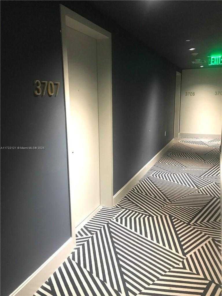 Small Image of 45 SOUTH WEST 9TH ST #3707, Miami Number 25