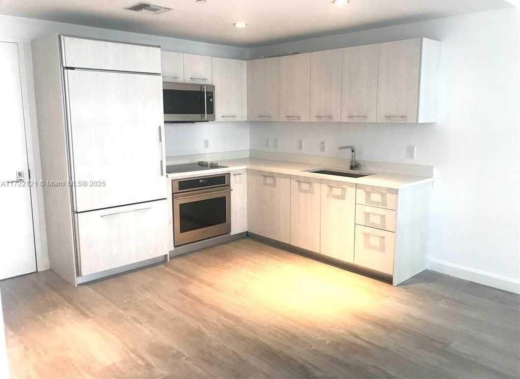 Small Image of 45 SOUTH WEST 9TH ST #3707, Miami Number 8