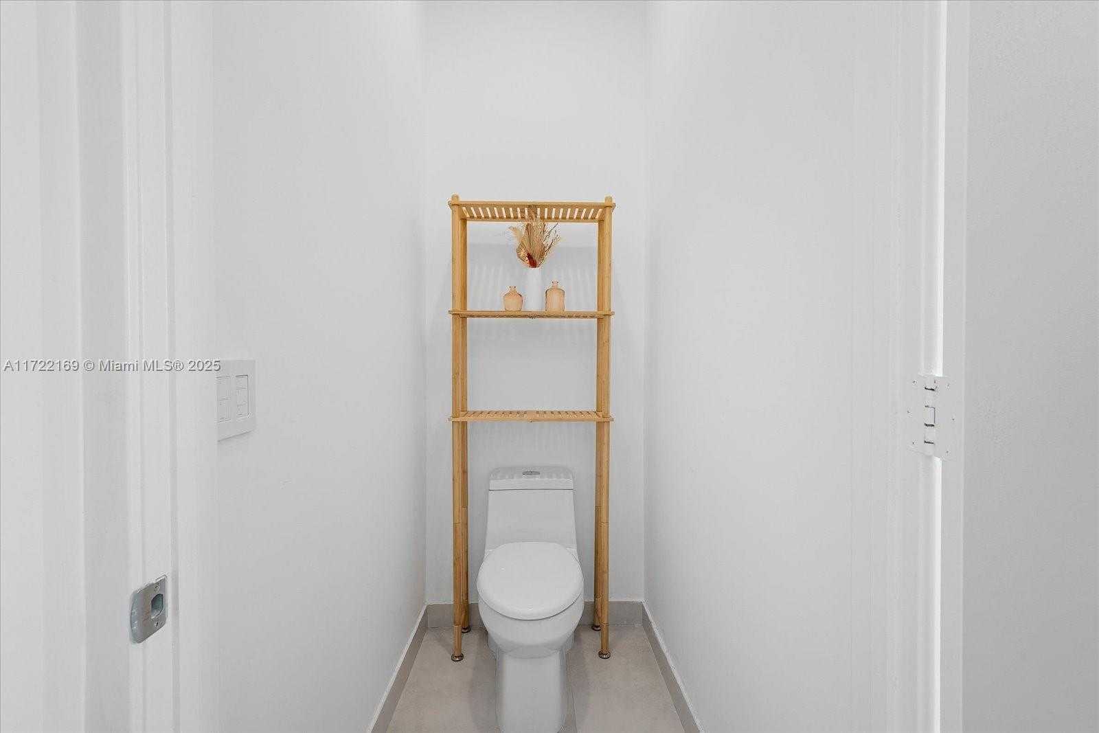 Small Image of 460 NORTH EAST 28TH ST #304, Miami Number 15