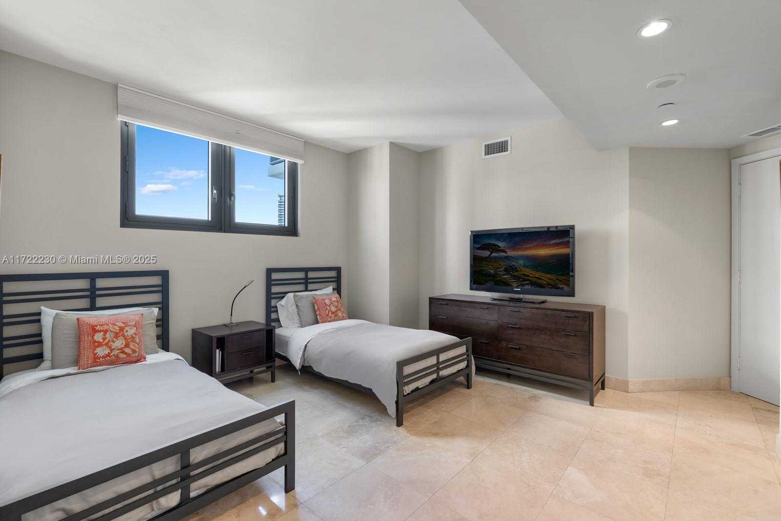Small Image of 1331 BRICKELL BAY DR #3901, Miami Number 30