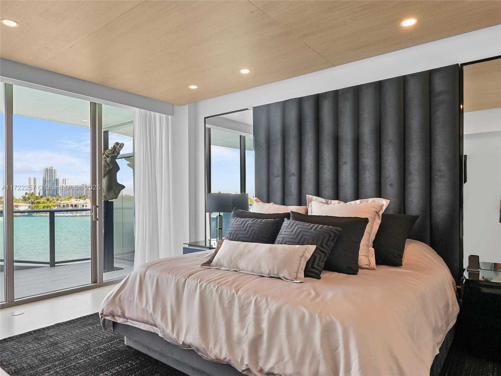 Small Image of 1135 103 ST #502, Bay Harbor Islands Number 15