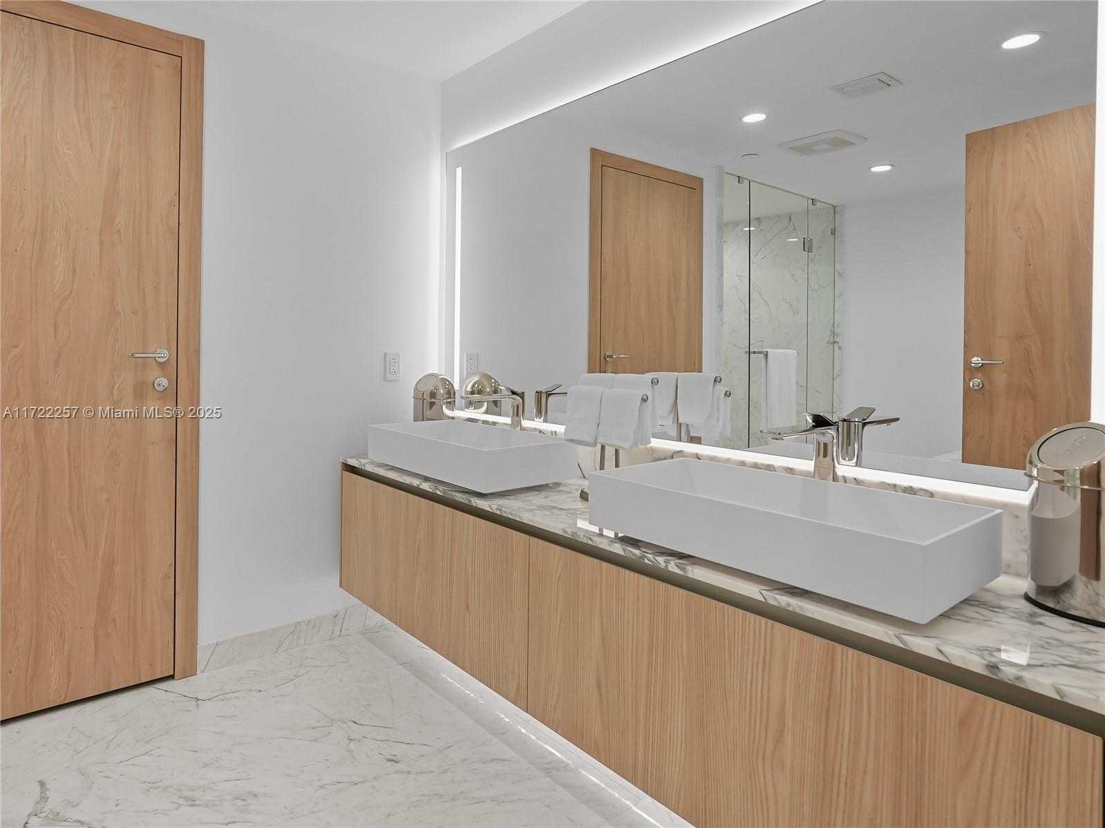 Small Image of 1135 103 ST #502, Bay Harbor Islands Number 22