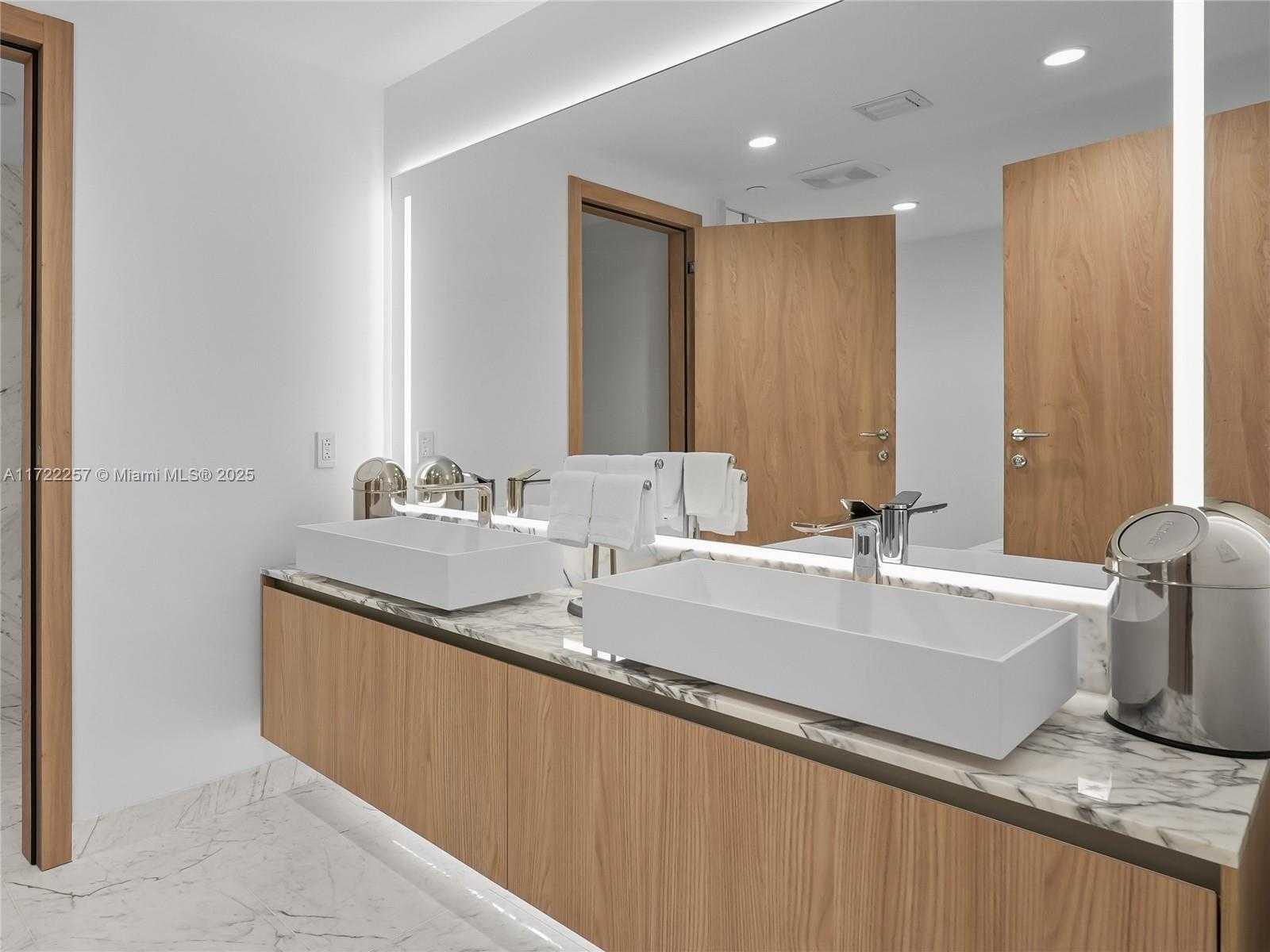 Small Image of 1135 103 ST #502, Bay Harbor Islands Number 24