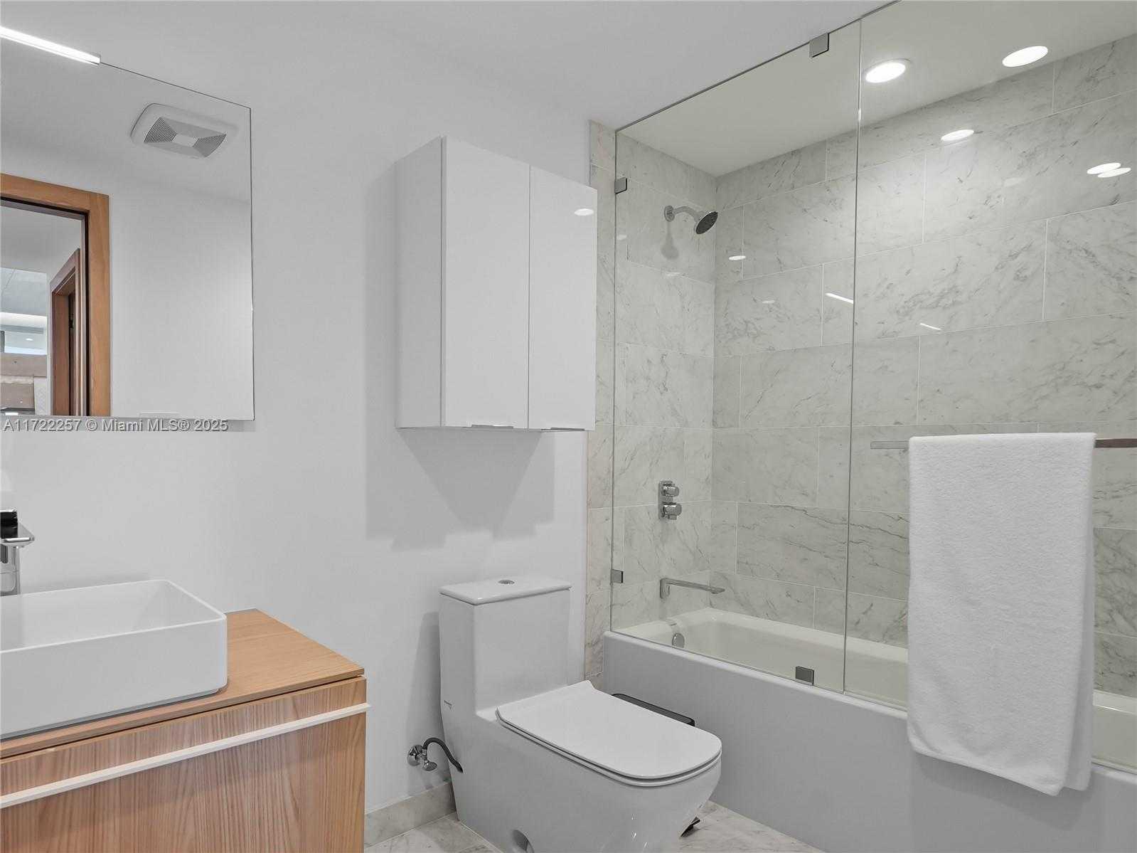 Small Image of 1135 103 ST #502, Bay Harbor Islands Number 35