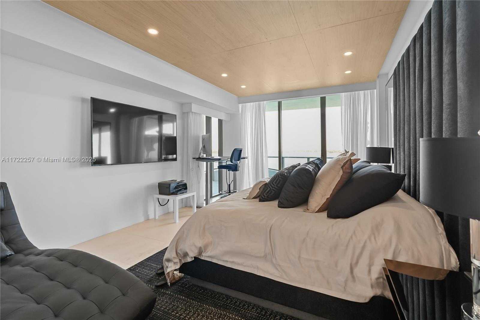 Small Image of 1135 103 ST #502, Bay Harbor Islands Number 46
