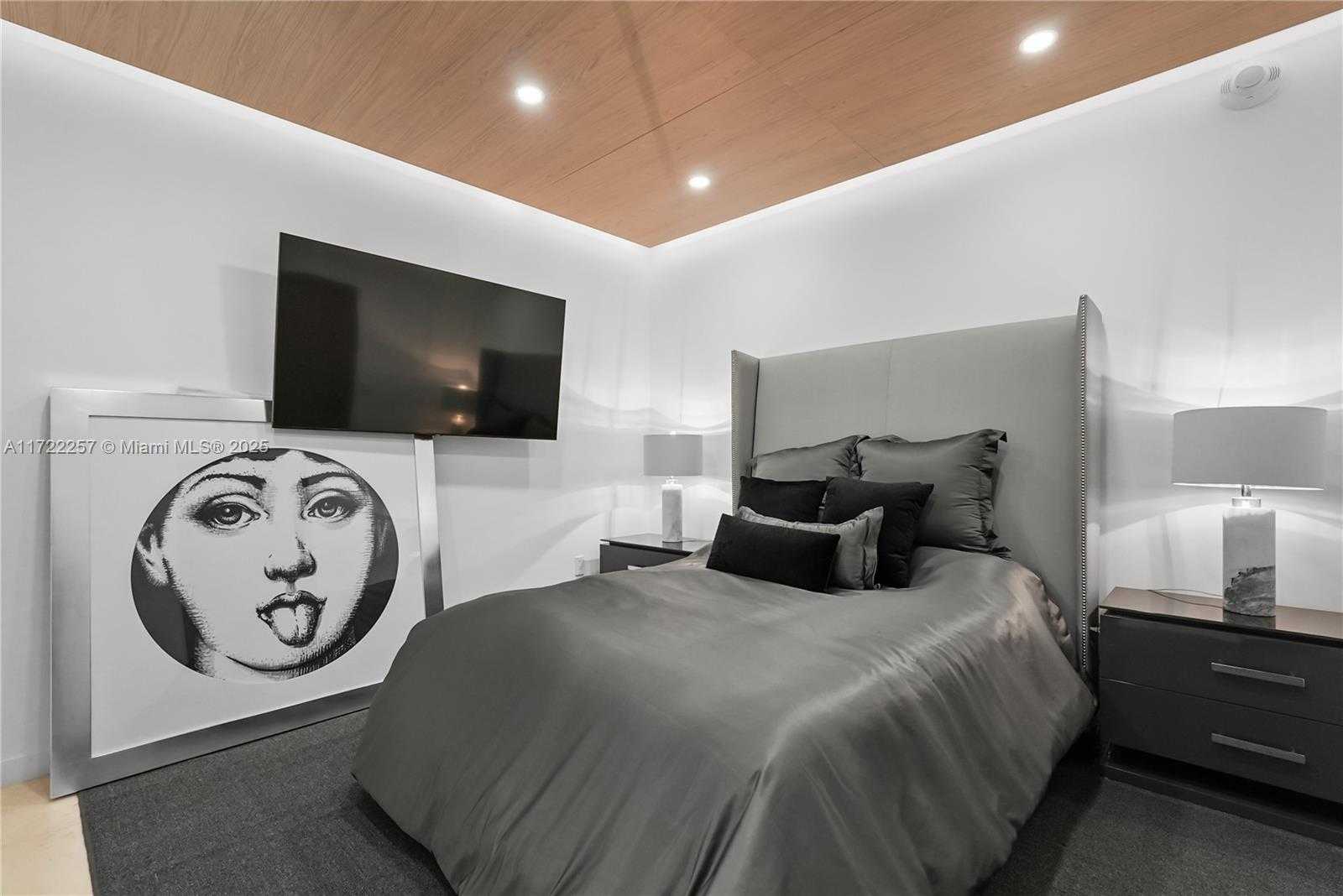 Small Image of 1135 103 ST #502, Bay Harbor Islands Number 55
