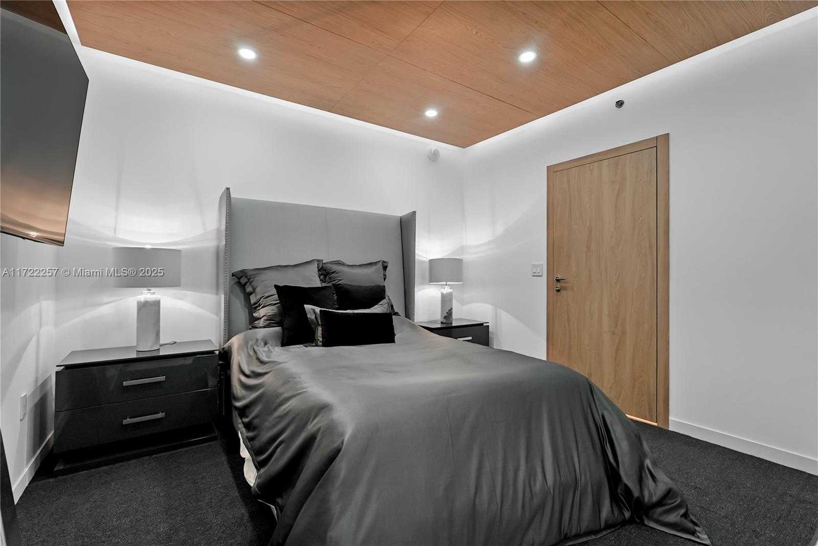 Small Image of 1135 103 ST #502, Bay Harbor Islands Number 56