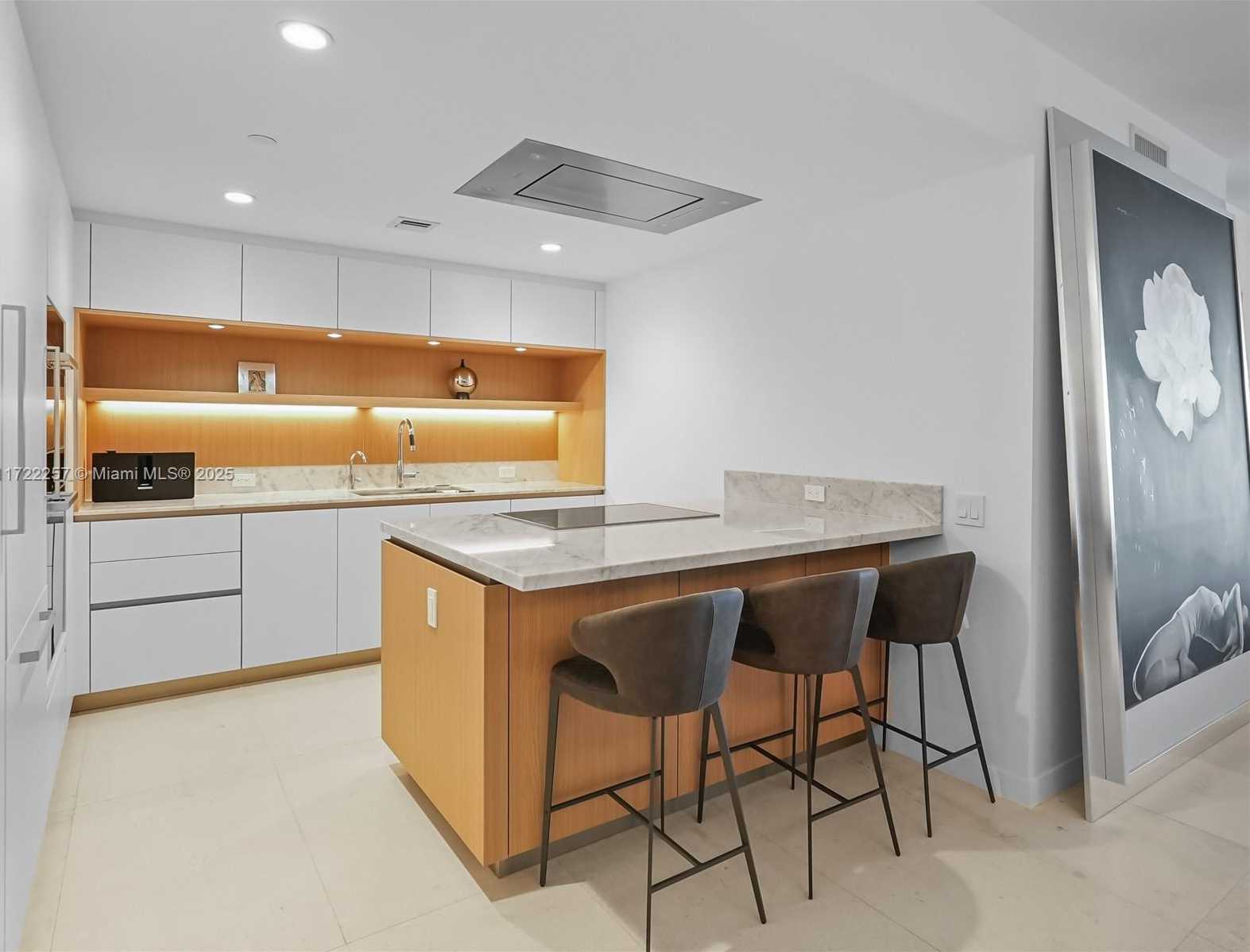 Small Image of 1135 103 ST #502, Bay Harbor Islands Number 6