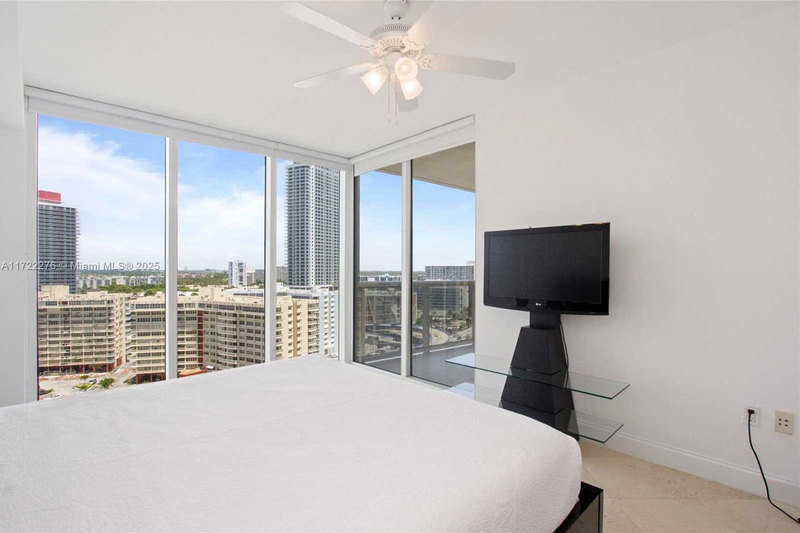 Small Image of 1850 SOUTH OCEAN DR #1608, Hallandale Beach Number 21