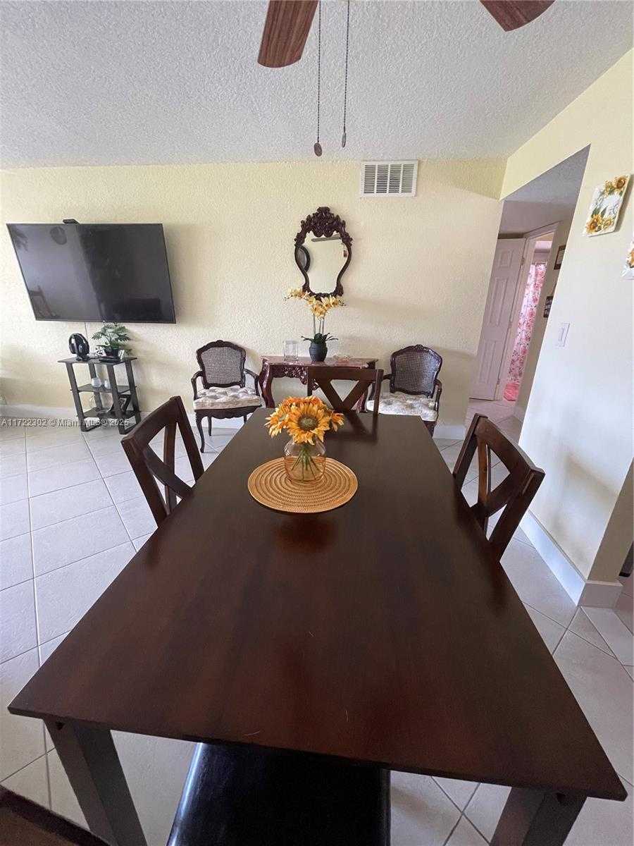 Small Image of 9041 SUNRISE LAKES BLVD #108, Sunrise Number 14