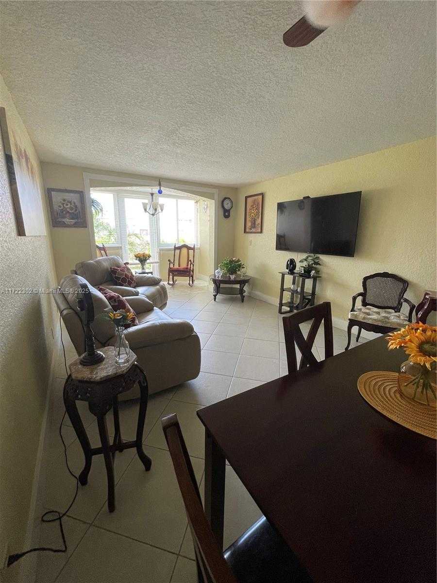 Small Image of 9041 SUNRISE LAKES BLVD #108, Sunrise Number 15
