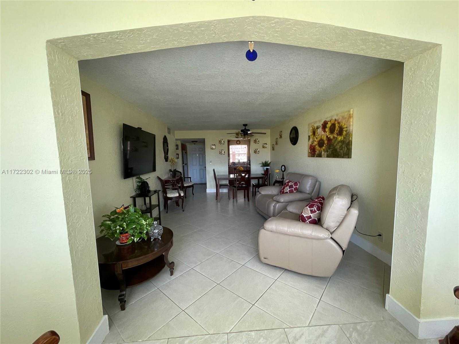 Small Image of 9041 SUNRISE LAKES BLVD #108, Sunrise Number 18
