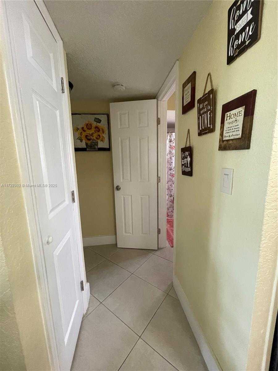 Small Image of 9041 SUNRISE LAKES BLVD #108, Sunrise Number 19