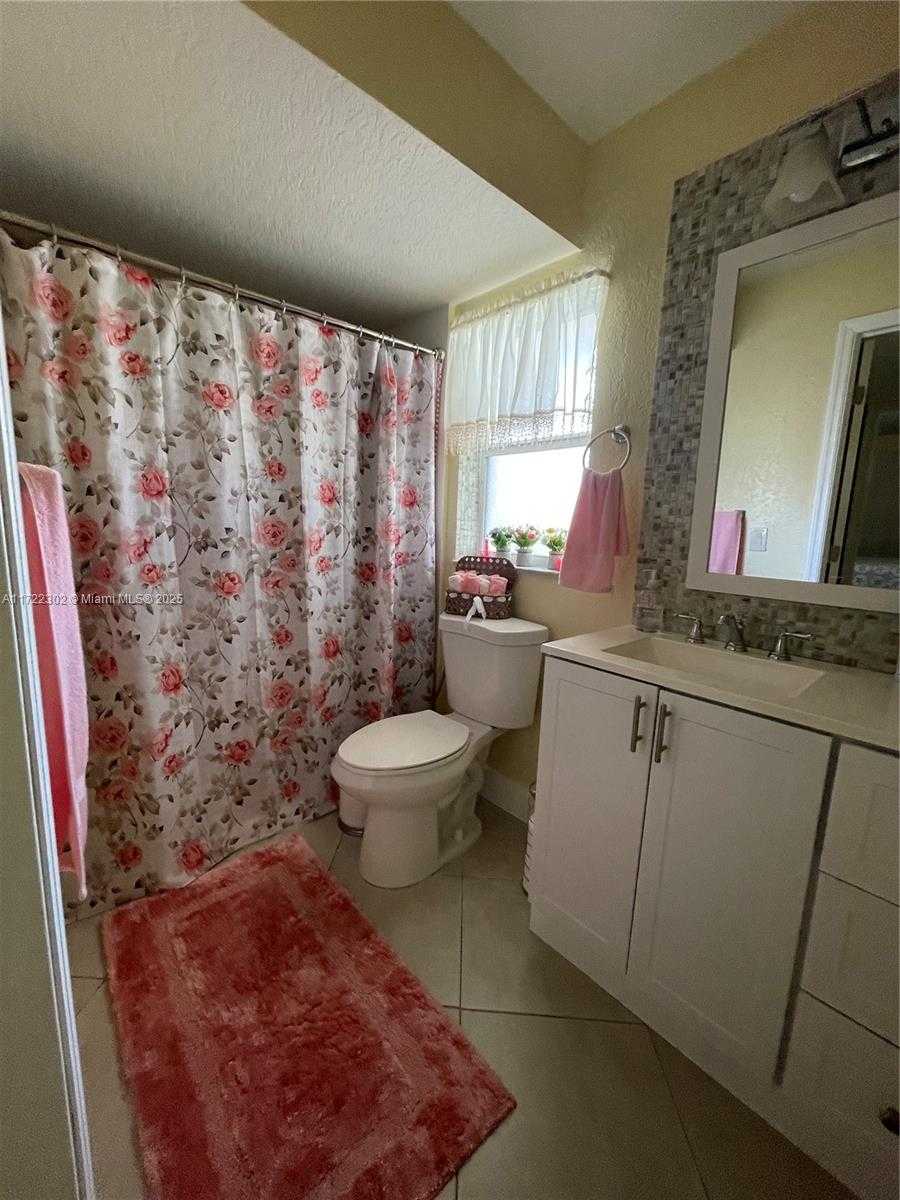 Small Image of 9041 SUNRISE LAKES BLVD #108, Sunrise Number 22