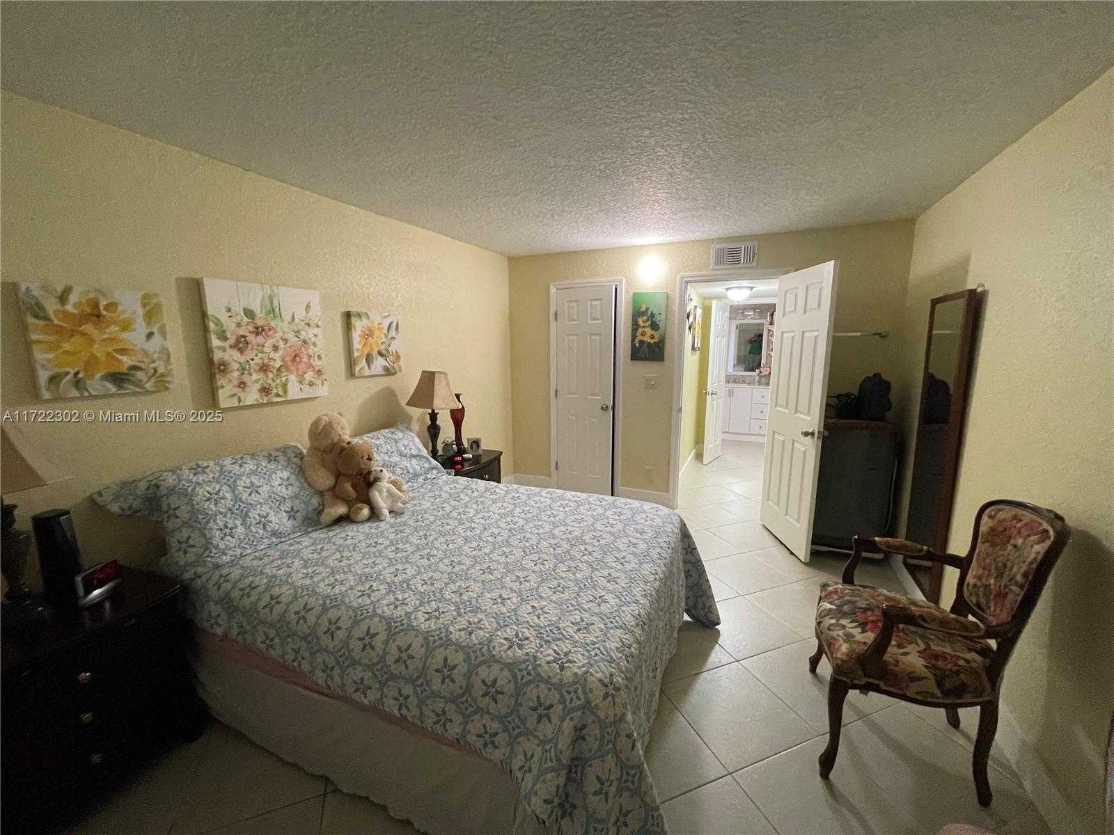 Small Image of 9041 SUNRISE LAKES BLVD #108, Sunrise Number 24