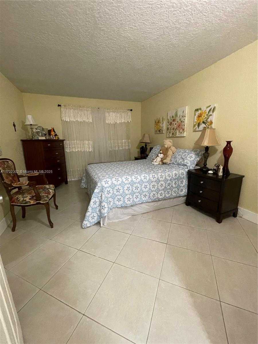 Small Image of 9041 SUNRISE LAKES BLVD #108, Sunrise Number 35