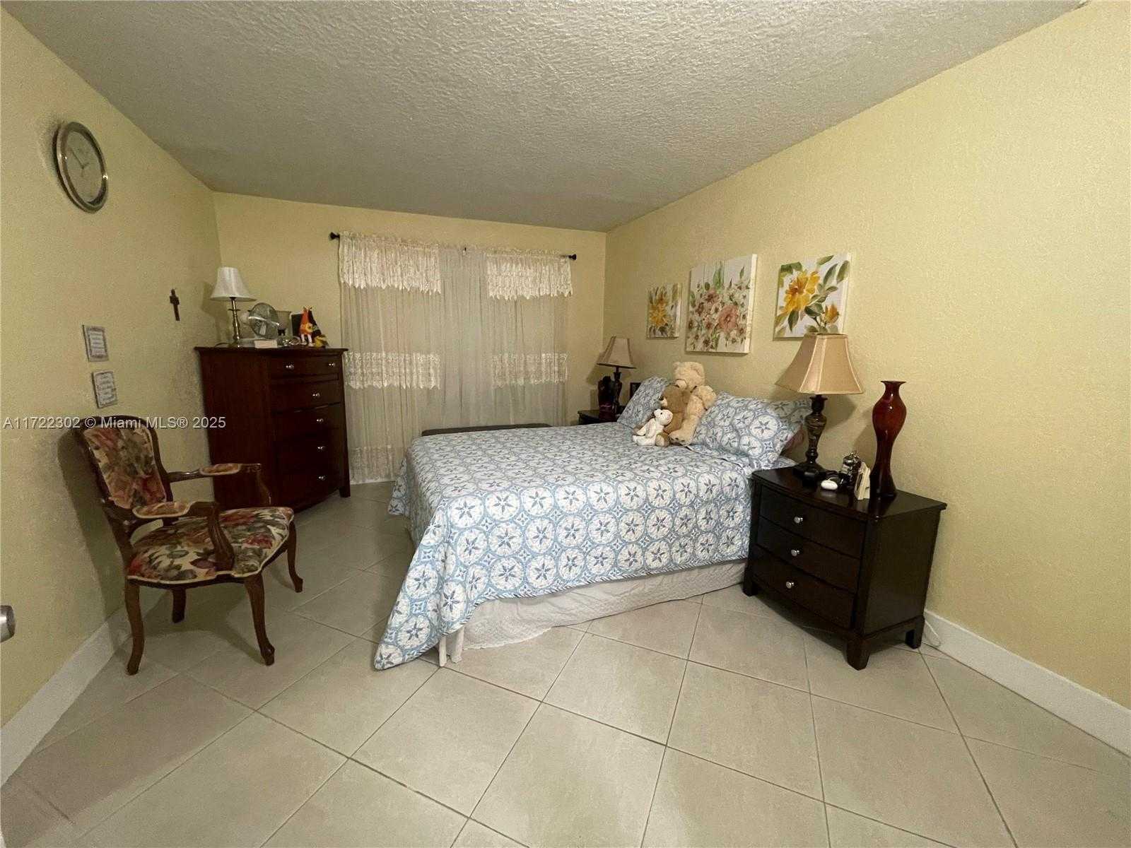 Small Image of 9041 SUNRISE LAKES BLVD #108, Sunrise Number 36
