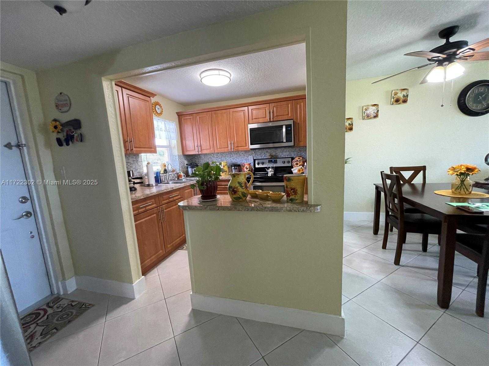 Small Image of 9041 SUNRISE LAKES BLVD #108, Sunrise Number 9