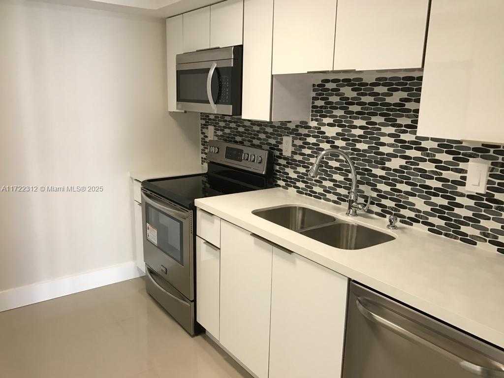 Small Image of 18011 BISCAYNE BLVD #1802, Aventura Number 10