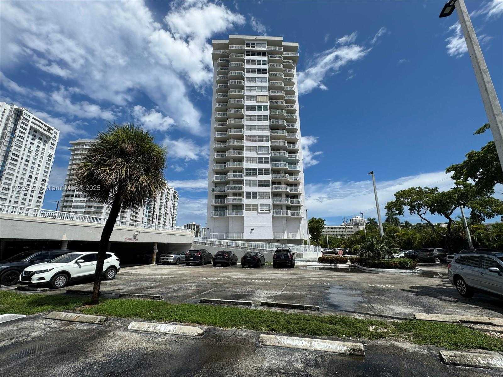 Small Image of 18011 BISCAYNE BLVD #1802, Aventura Number 17
