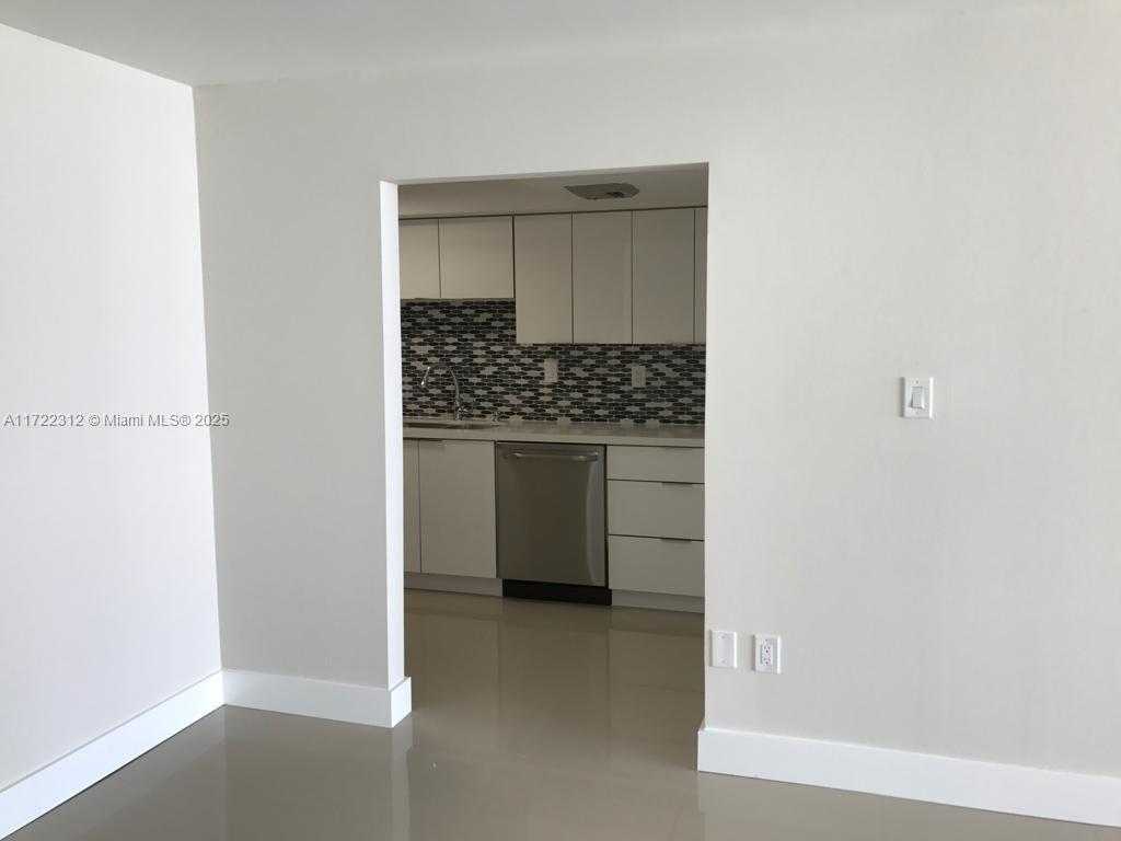 Small Image of 18011 BISCAYNE BLVD #1802, Aventura Number 7