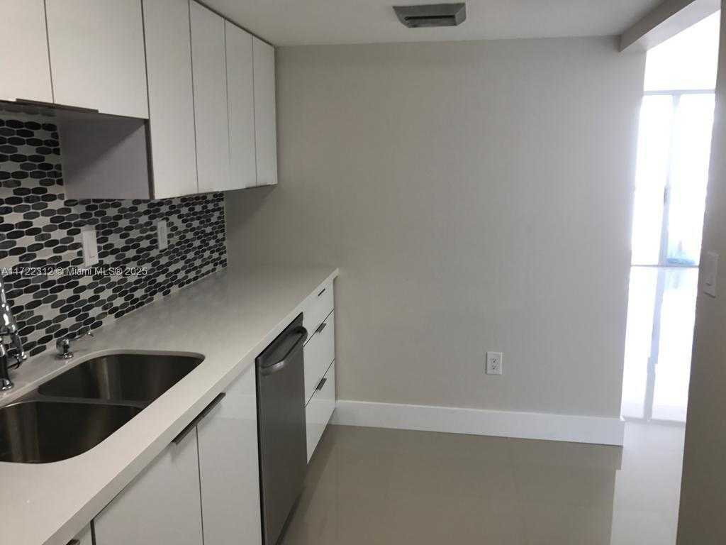 Small Image of 18011 BISCAYNE BLVD #1802, Aventura Number 8