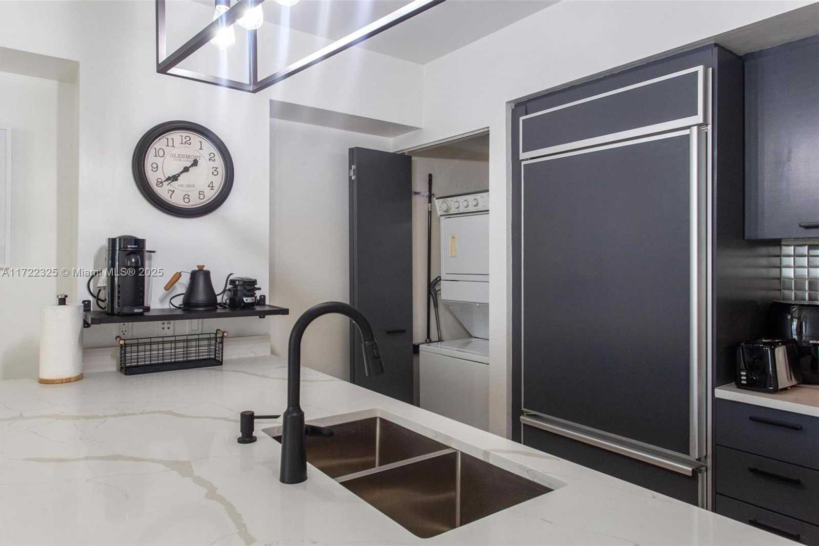 Small Image of 1830 SOUTH OCEAN DR #1712, Hallandale Beach Number 11
