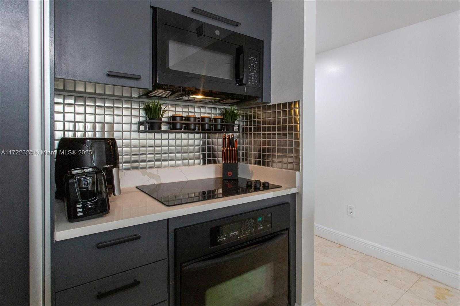 Small Image of 1830 SOUTH OCEAN DR #1712, Hallandale Beach Number 12