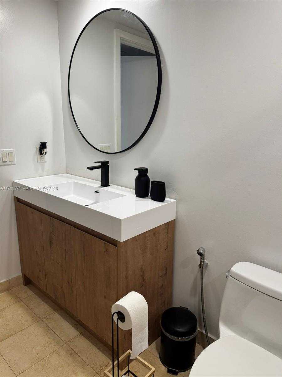 Small Image of 1830 SOUTH OCEAN DR #1712, Hallandale Beach Number 34