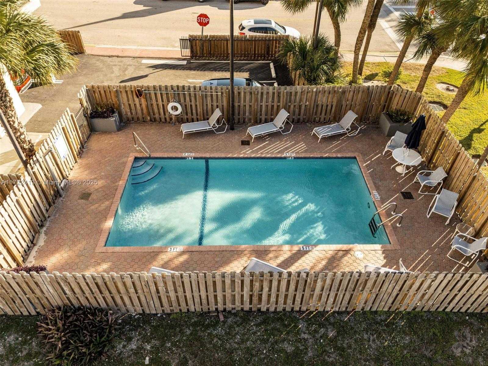 Small Image of 8900 COLLINS AVE #202, Surfside Number 27